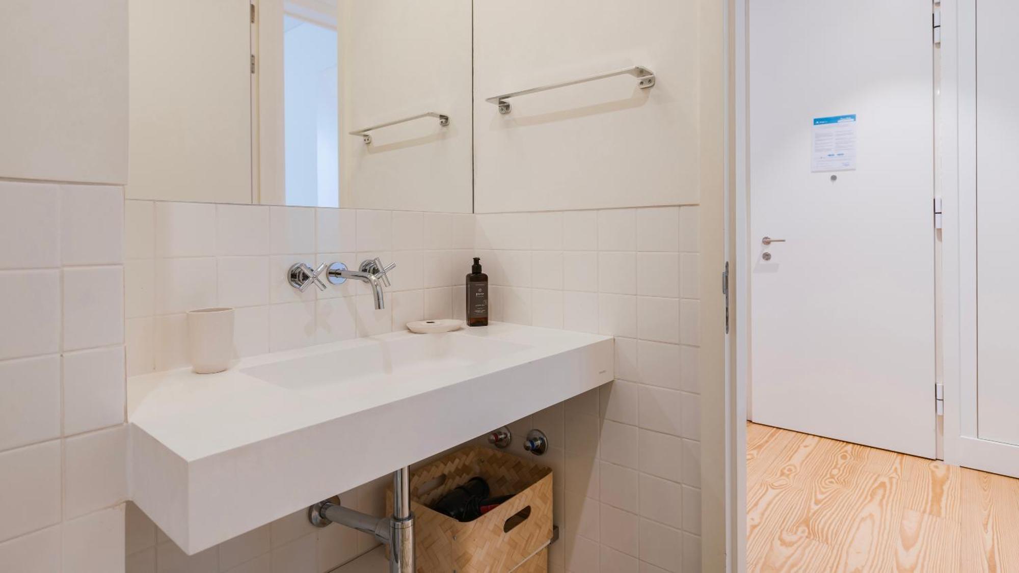 Downtown By The River Apartment By Lovelystay Lisbon Bagian luar foto